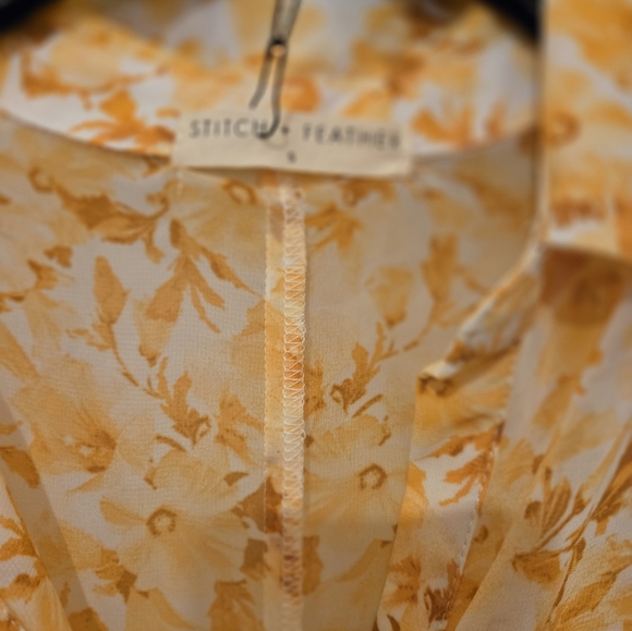 Womens Sheer Floral Blouse - Yellow. By Stitch and Feather Size Small - Picture 9 of 12